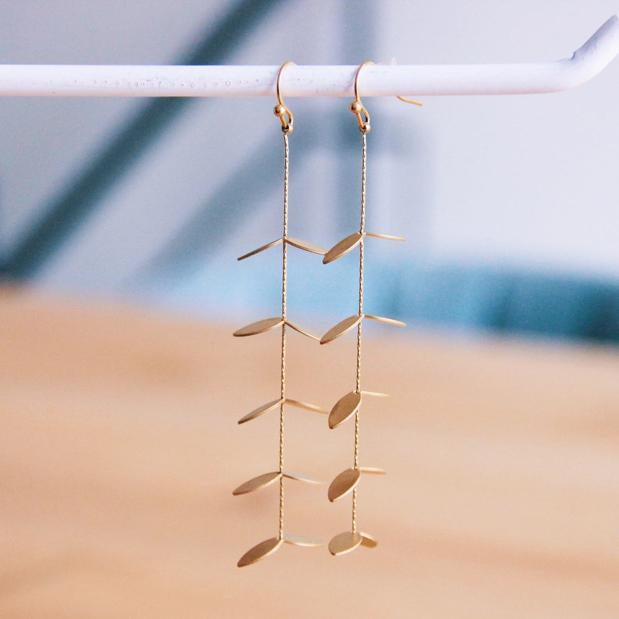 Fine earrings with leaves
