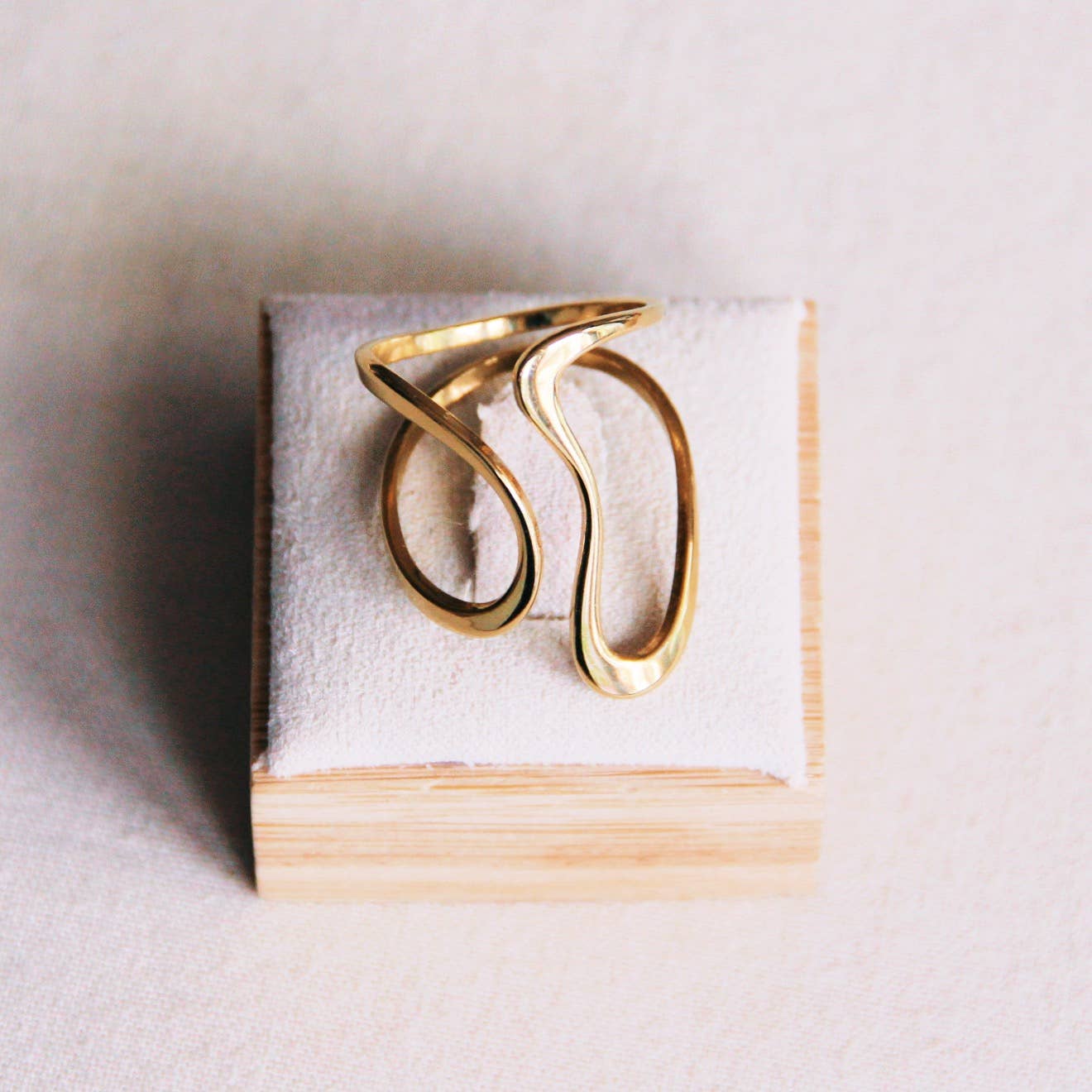 Statement Ring Wave