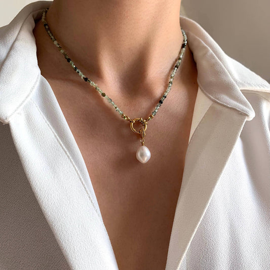 Necklace made of green natural stone with pearls