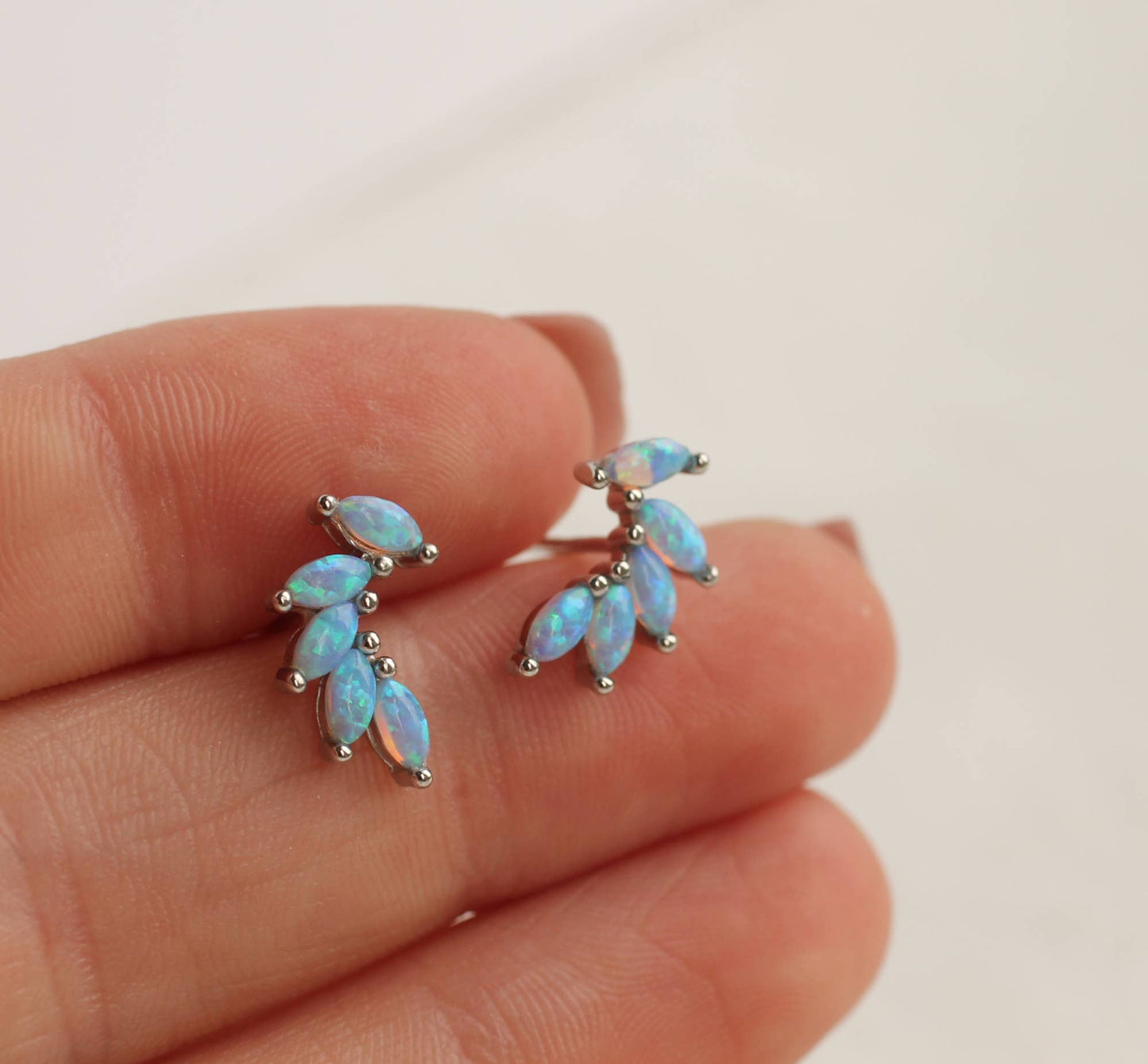 Boucles d'oreilles en opale en forme d'ailes