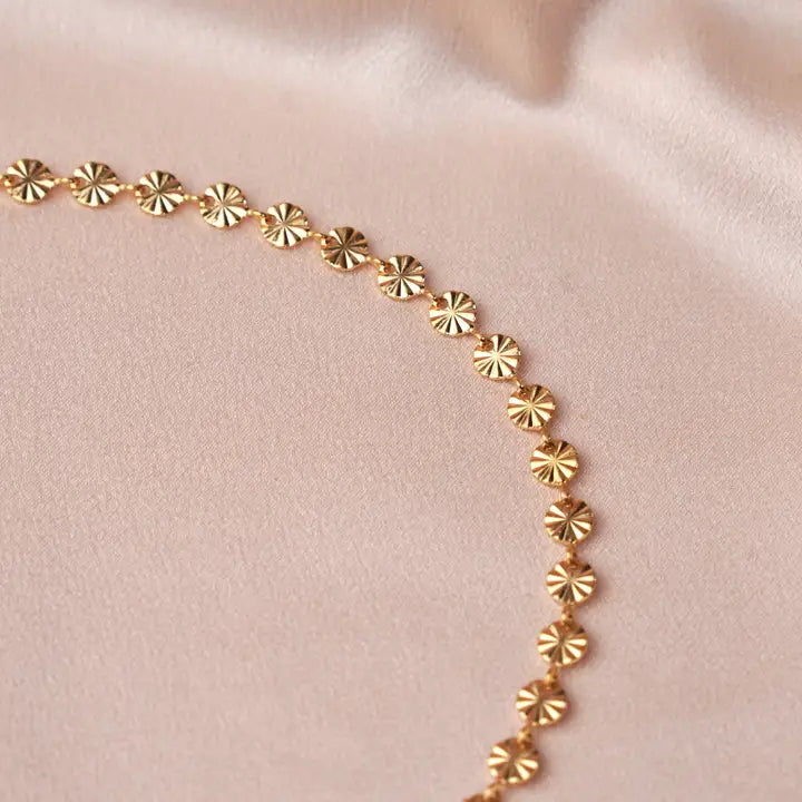 Necklace with small, round pendants