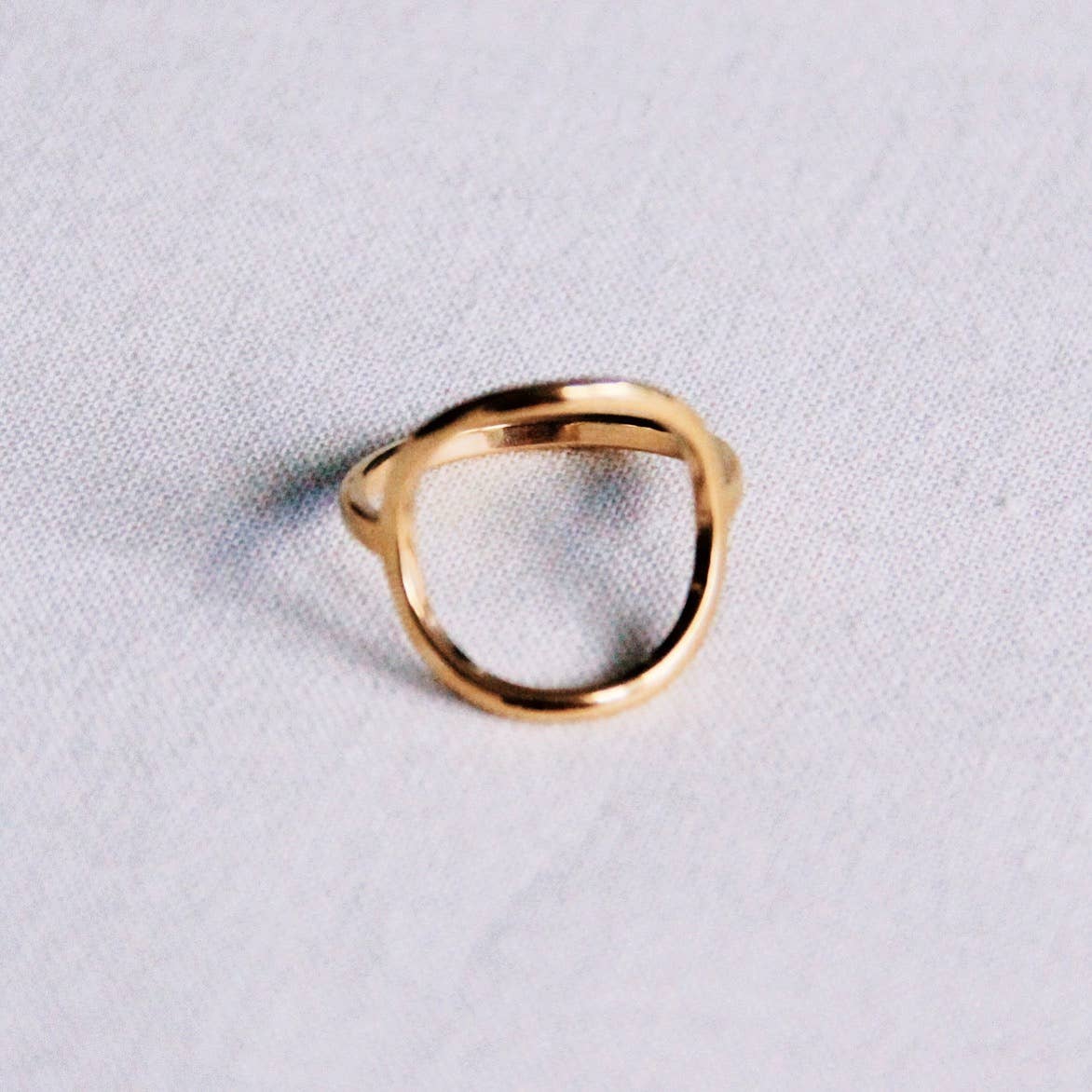 ring with open curve