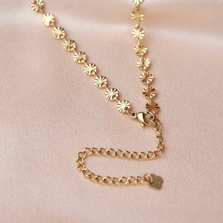 Necklace with small, round pendants