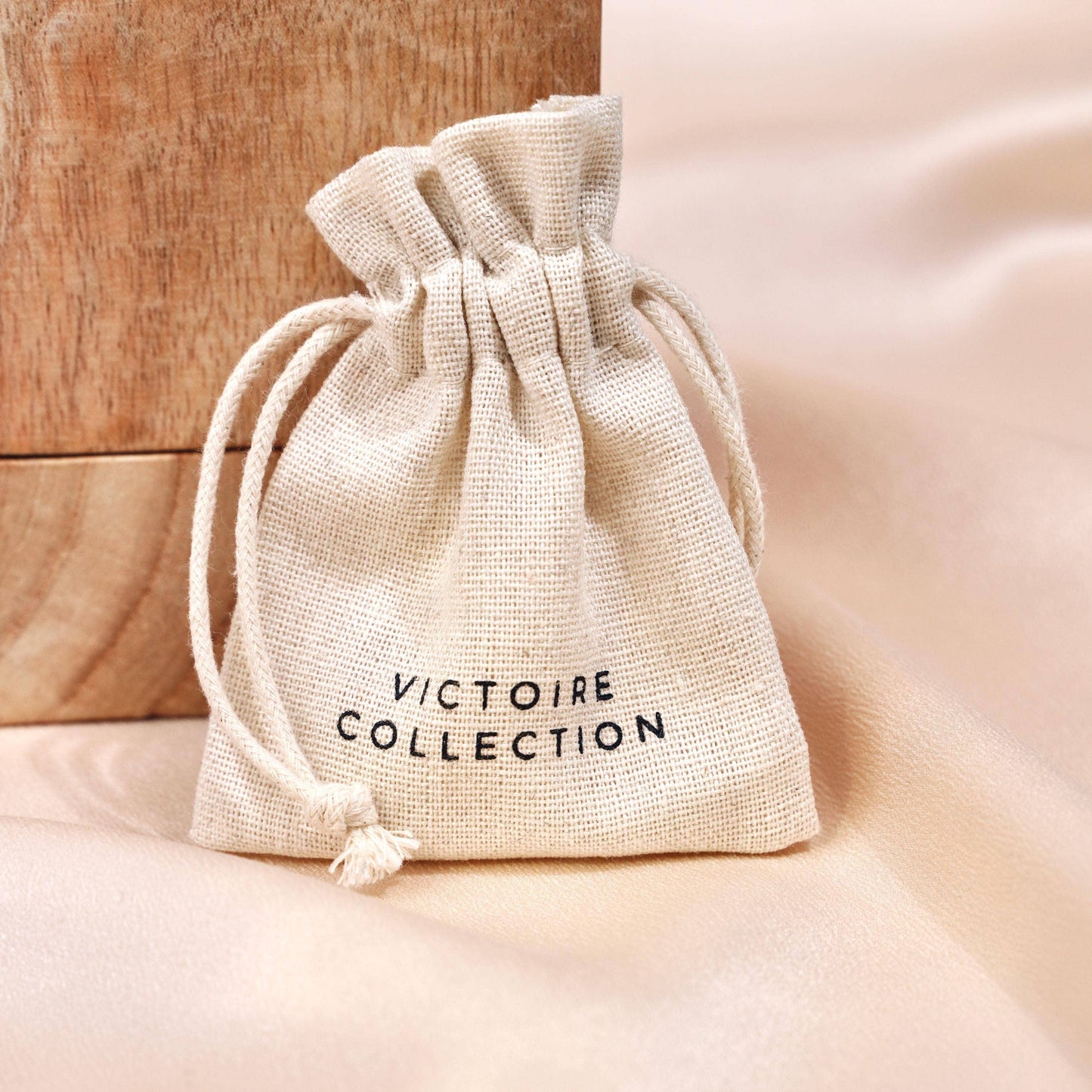 Collier avec des perles vertes et dorées