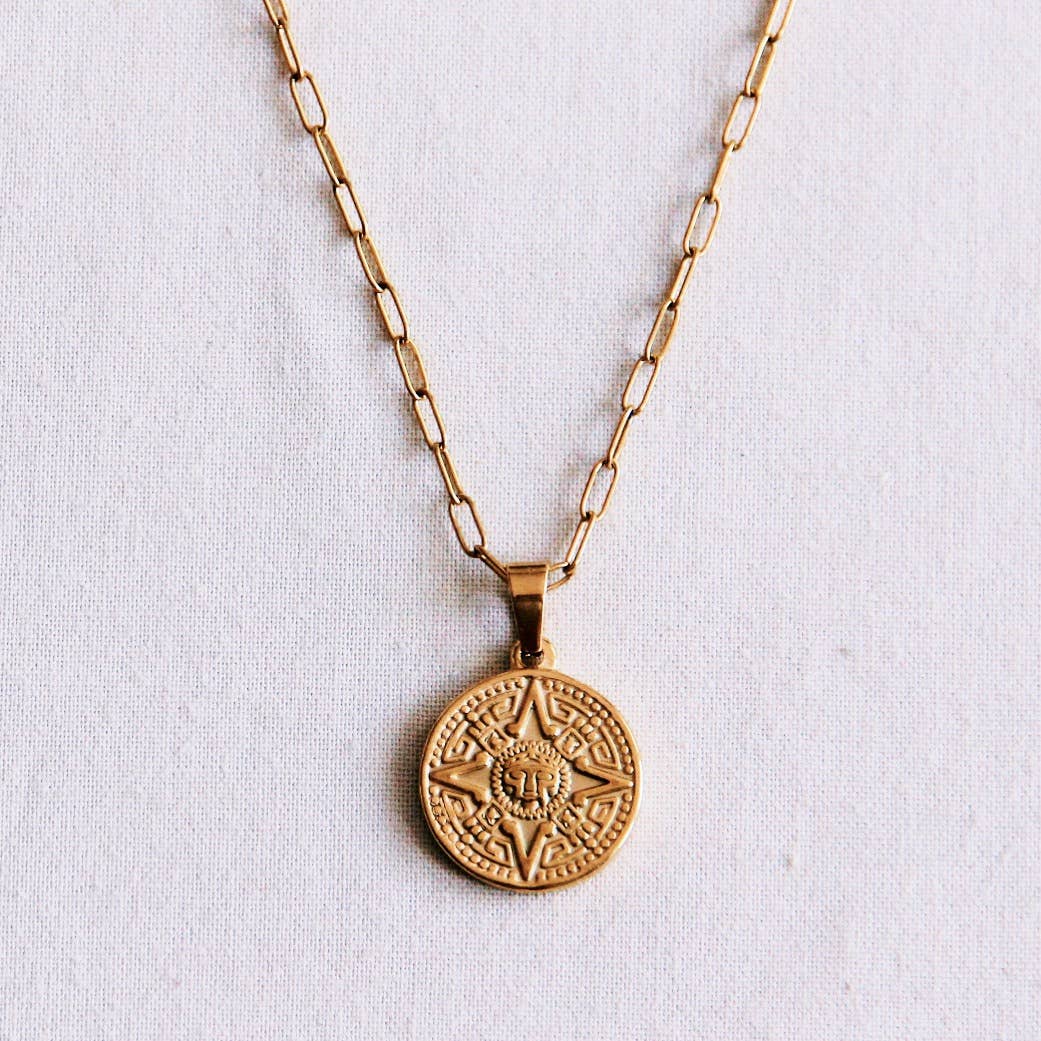 Chain necklace with large coin