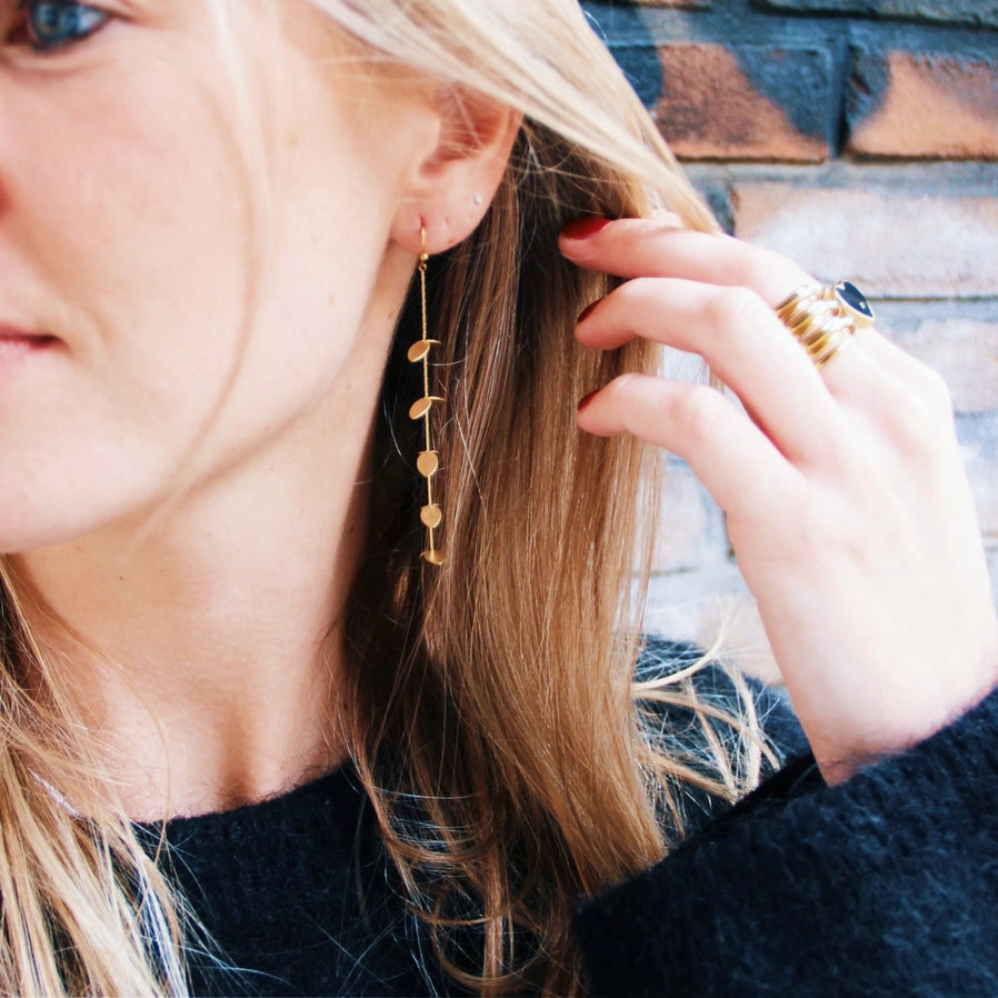 Fine earrings with leaves