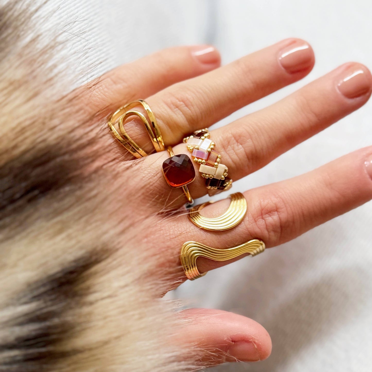 bague élastique tressée avec perles