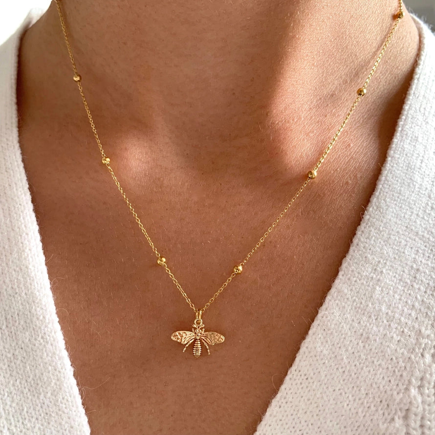 necklace with bee pendant
