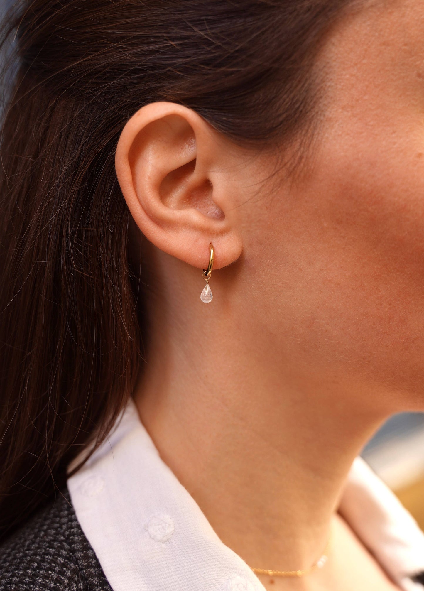 Boucles d'oreilles créoles avec pendentifs en cristal