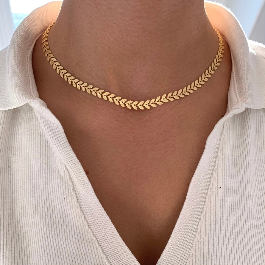 leaves necklace gold