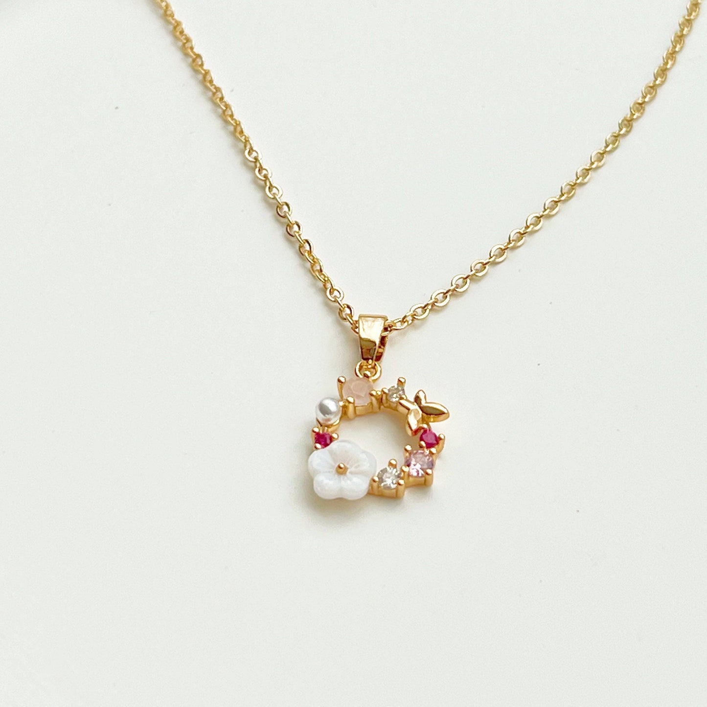 Flower wreath necklace, gold